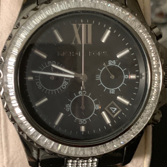 Gunmetal Michael Kors Watch - Picture 2 of 8